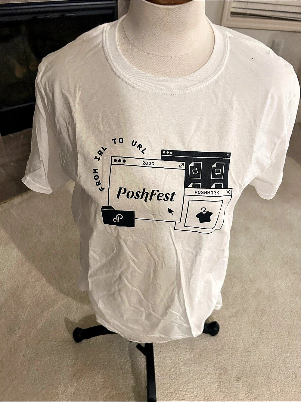Gildan Graphic Short Sleeve Tee Size medium